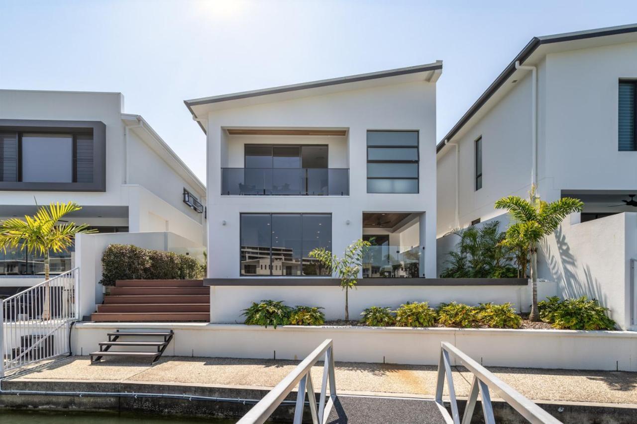 Absolute Waterfront Elegancy