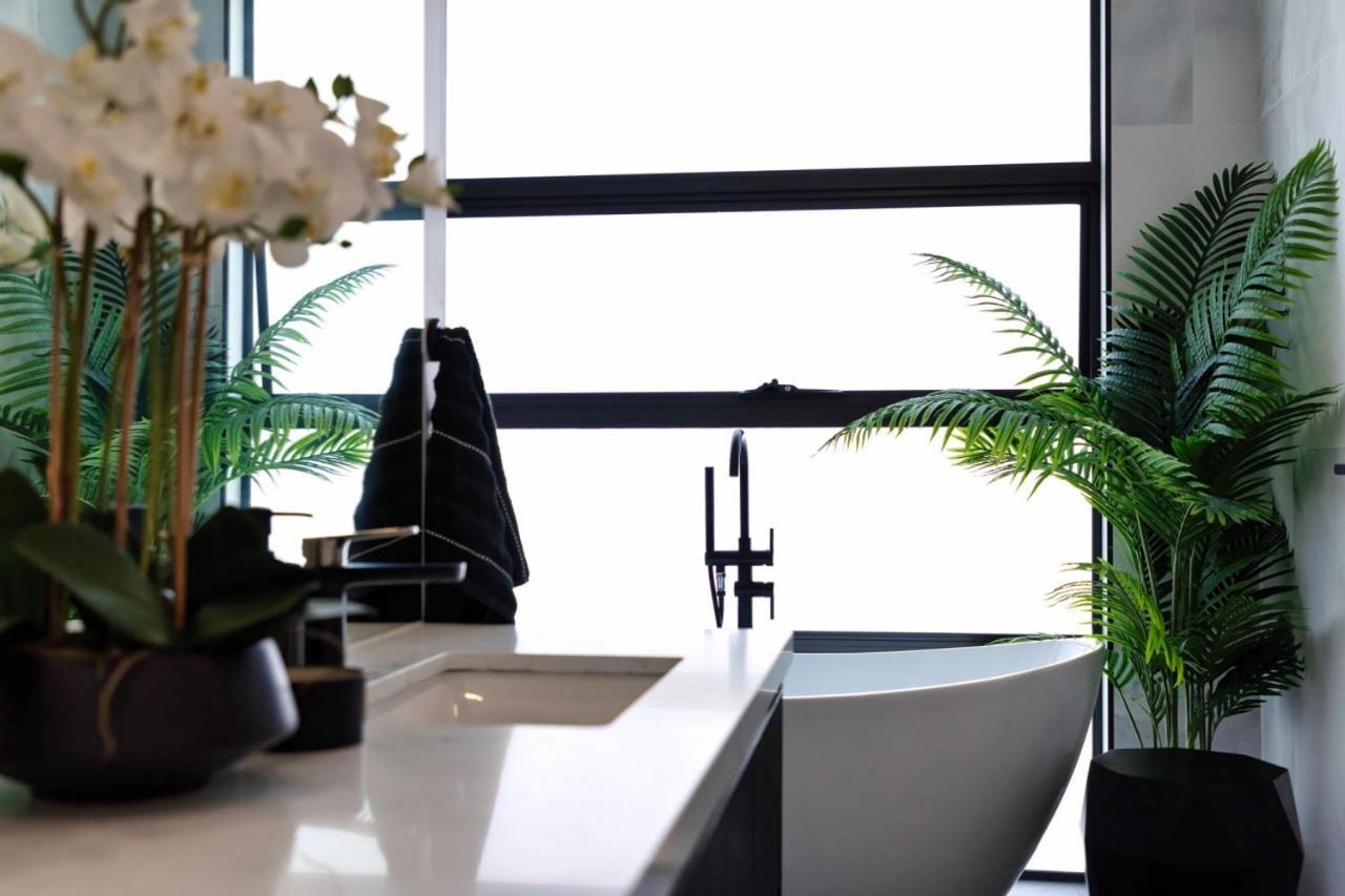 Absolute Waterfront Elegancy *