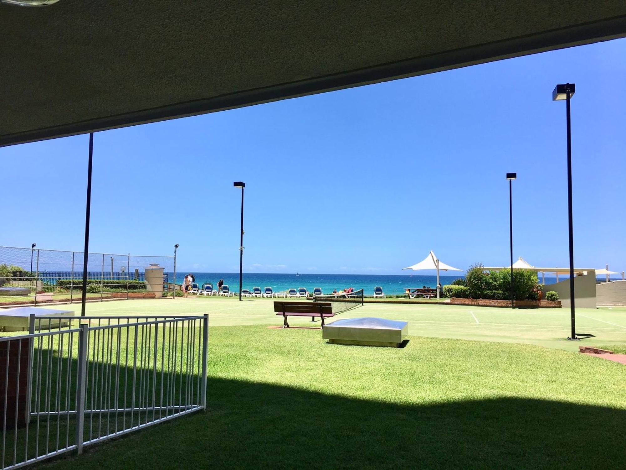 Breakers North Absolute Beachfront - Official