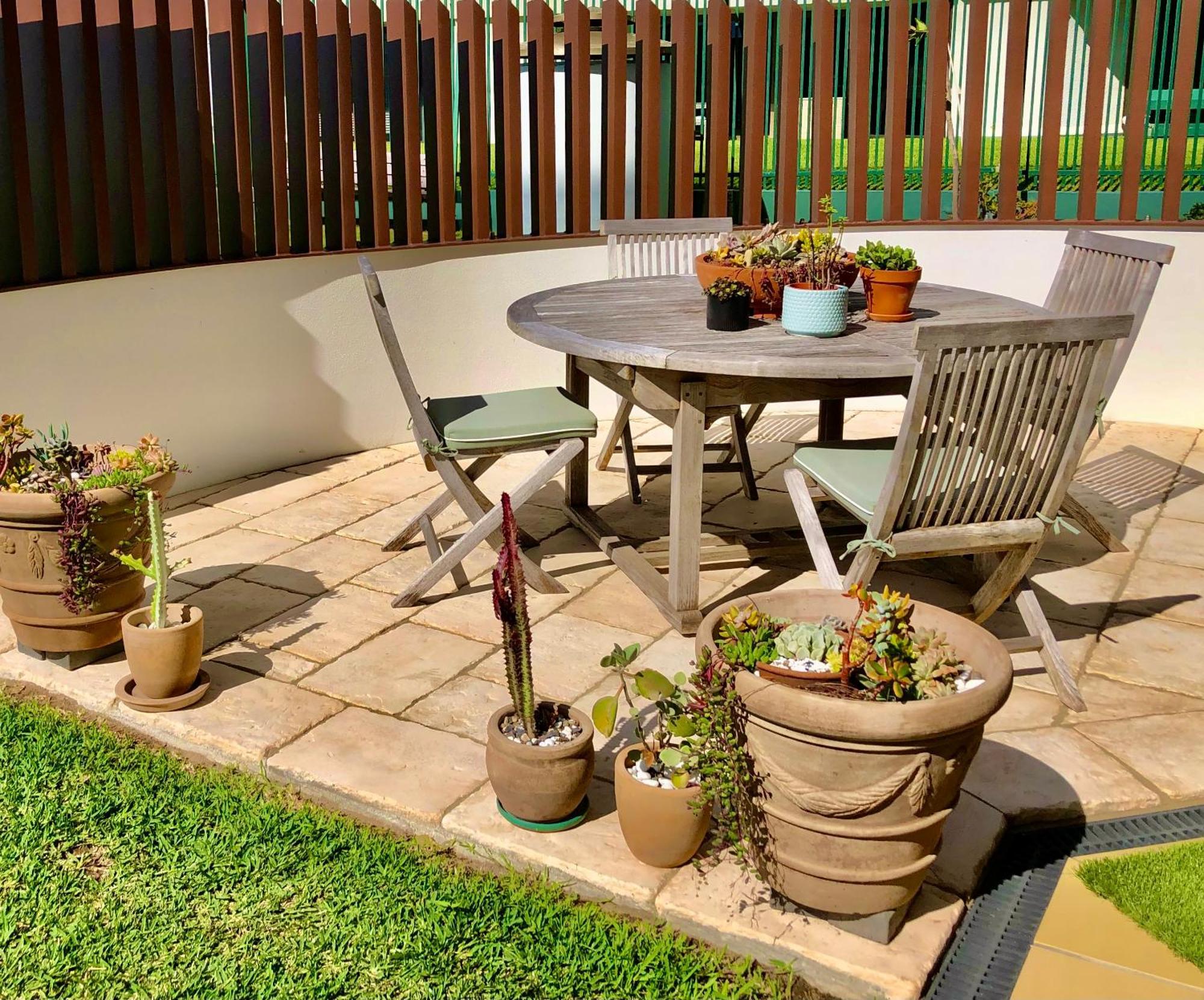 Aparthotel Breakers North Absolute Beachfront - Official