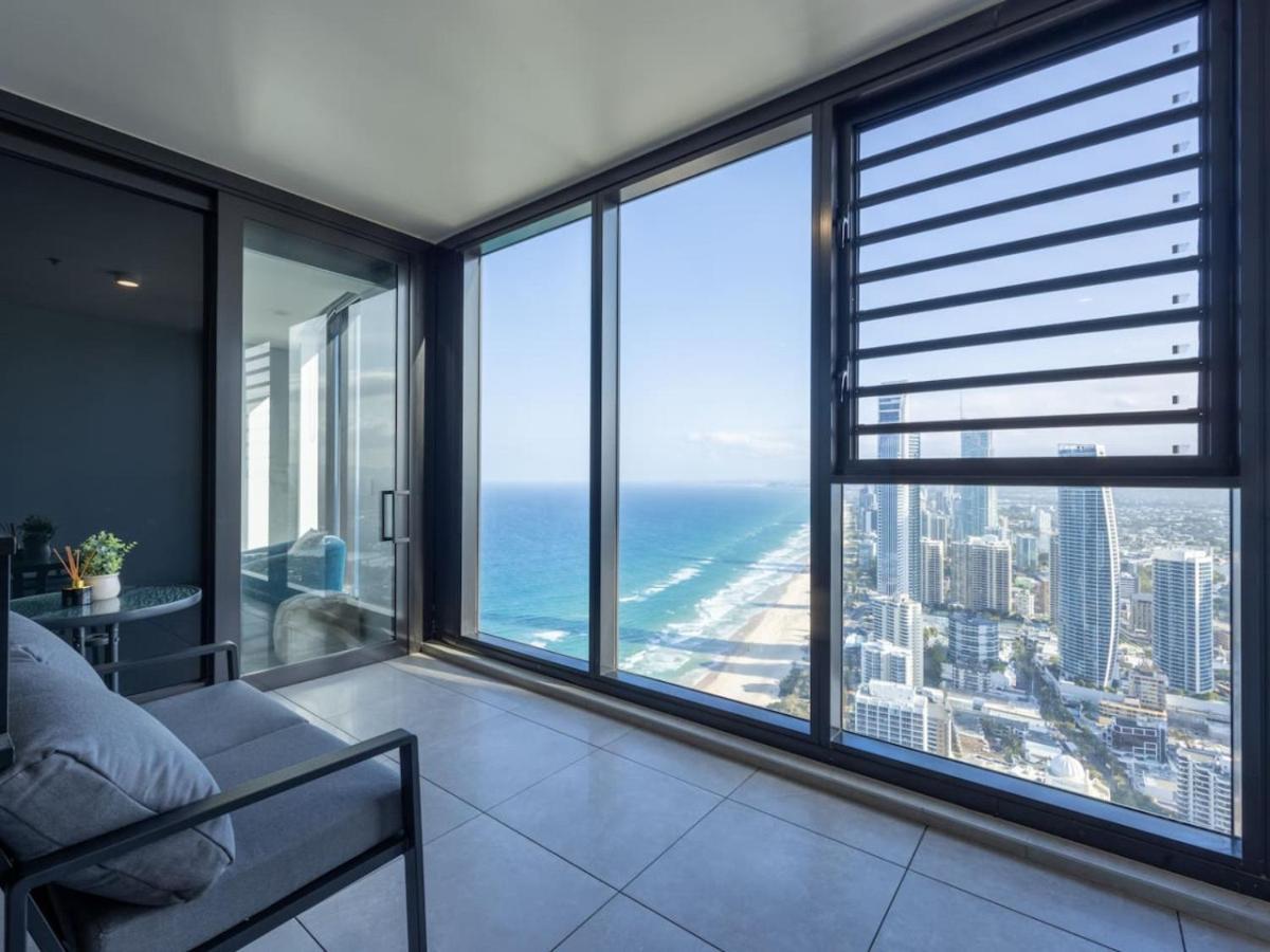 Oceanfront Escape 2 Beds With Pool And Carpark * Gold Coast
