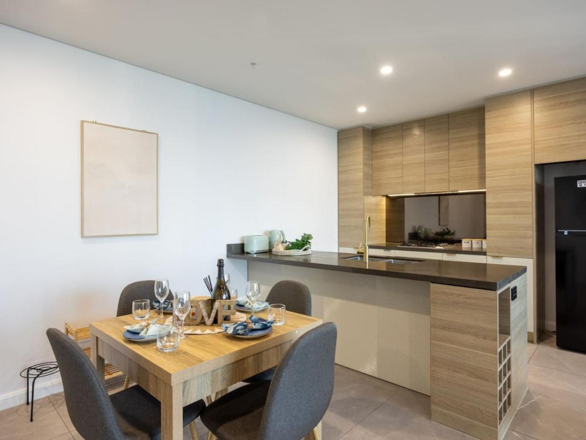 Oceanfront Escape 2 Beds With Pool And Carpark Apartment