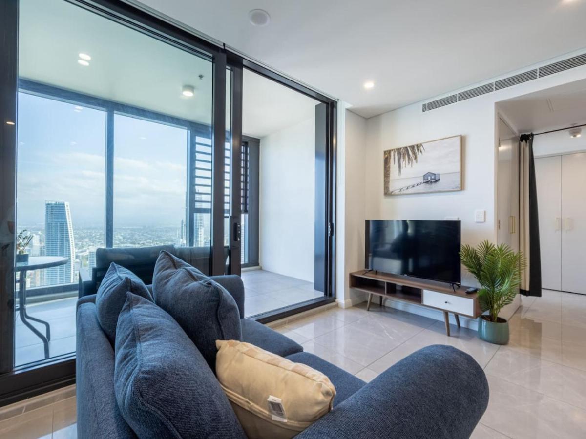 Oceanfront Escape 2 Beds With Pool And Carpark * Gold Coast