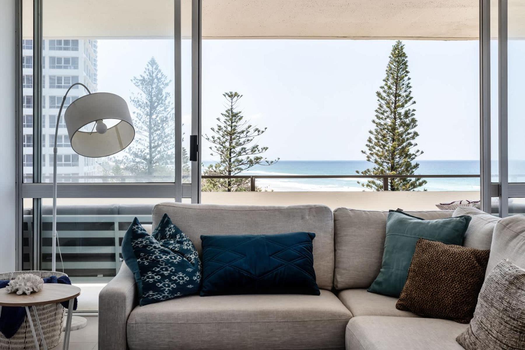 Apartment Surfers Paradise Beachfront