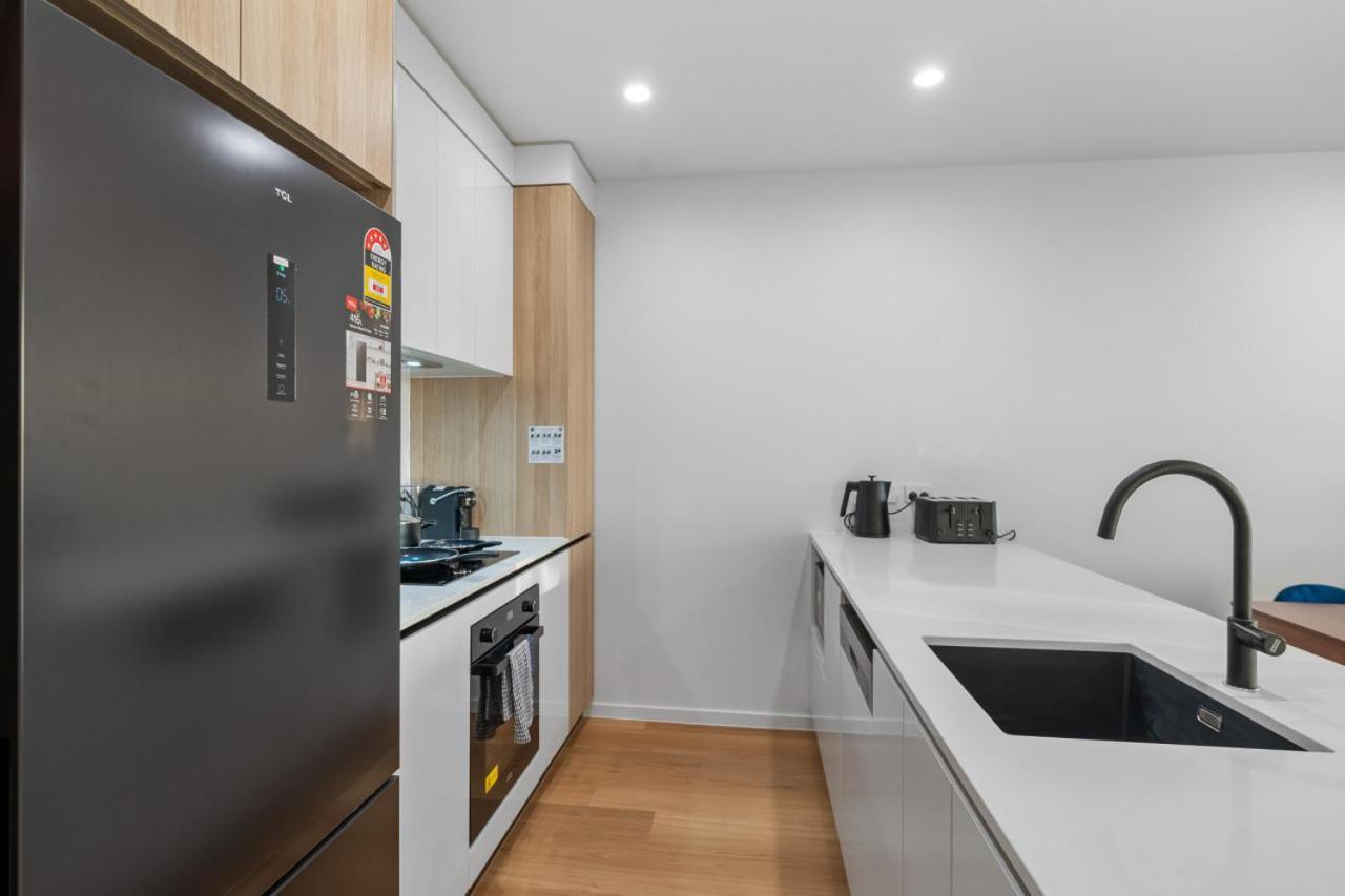 The Riviera - Brand New Surfers Paradise Riverview 2br With Parking Apartment