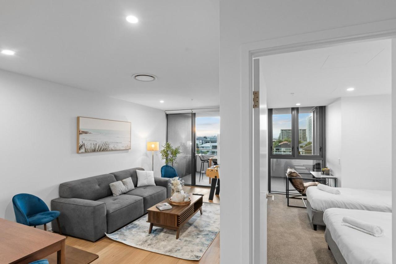 The Riviera - Brand New Surfers Paradise Riverview 2br With Parking *