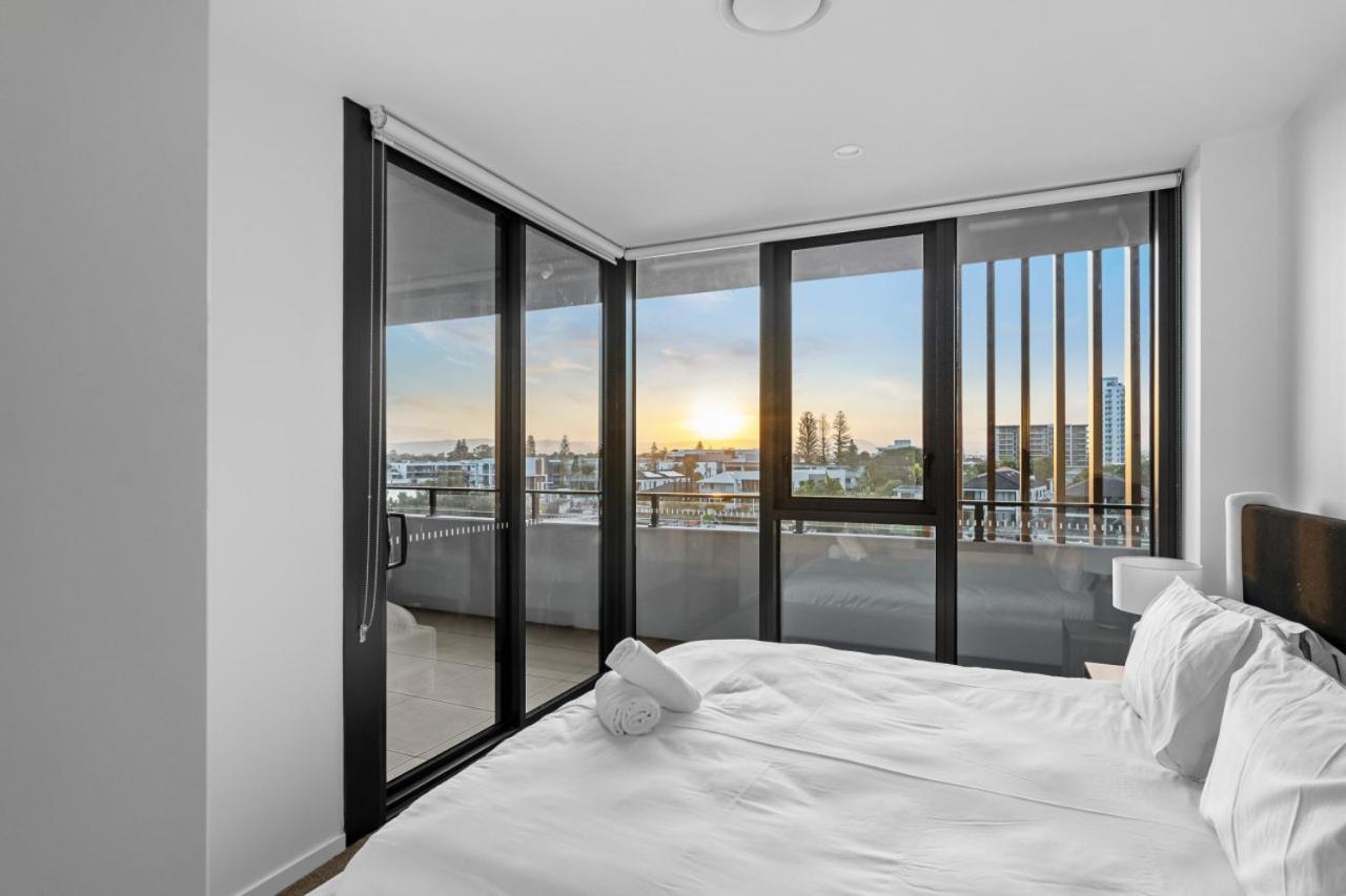 The Riviera - Brand New Surfers Paradise Riverview 2br With Parking * Gold Coast
