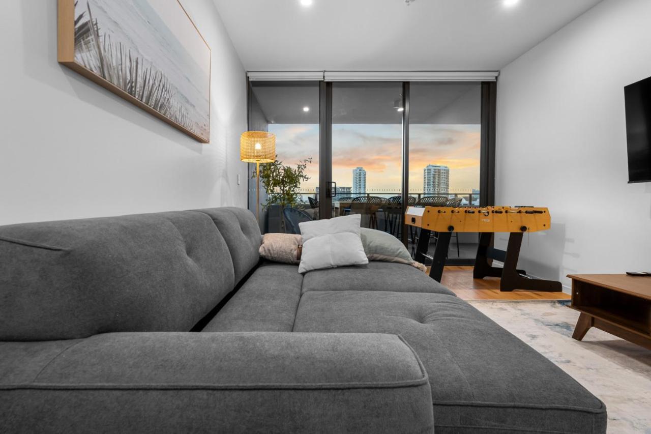 The Riviera - Brand New Surfers Paradise Riverview 2br With Parking * Gold Coast