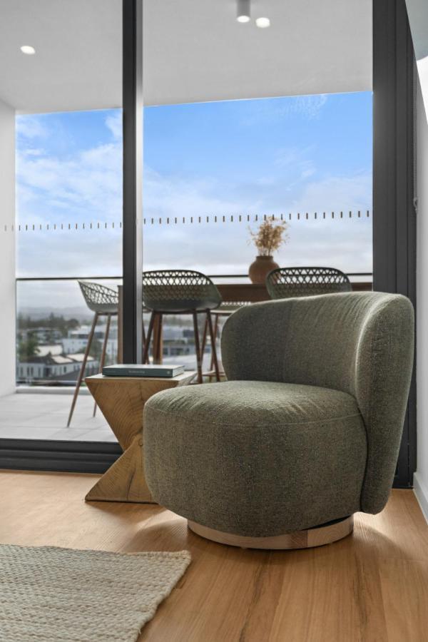 The Haven - Brand New Riverview 2br With Parking Pool Gym At Surfers Paradise