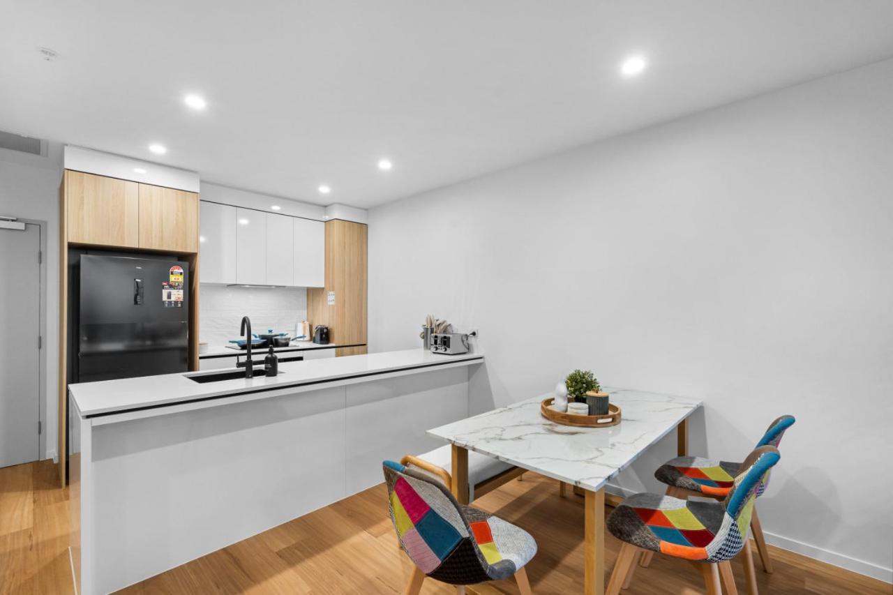 The Haven - Brand New Riverview 2br With Parking Pool Gym At Surfers Paradise Apartment