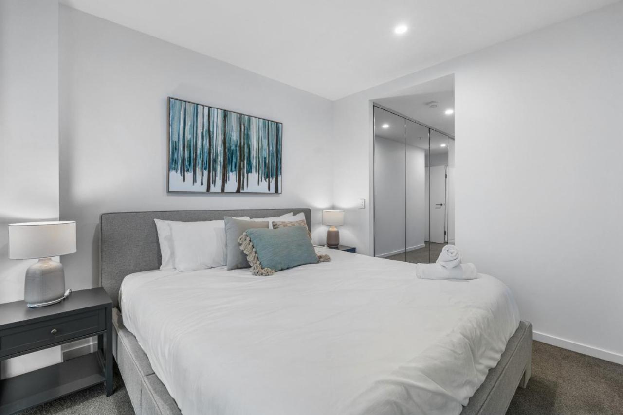 Apartment The Haven - Brand New Riverview 2br With Parking Pool Gym At Surfers Paradise Gold Coast