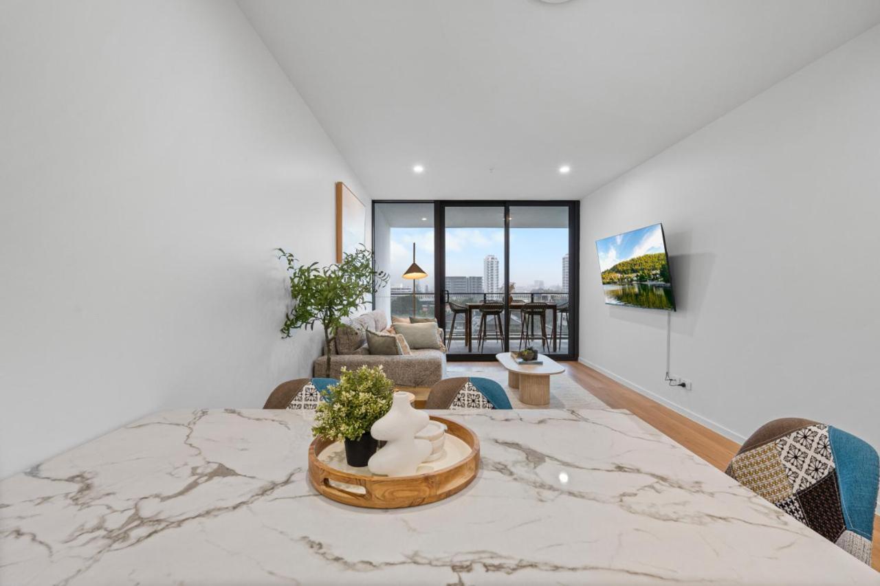 The Haven - Brand New Riverview 2br With Parking Pool Gym At Surfers Paradise