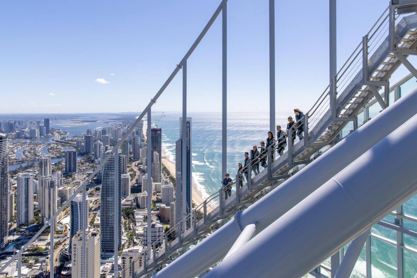 Clear Water Serenade Lv 50 Skyhome At Ocean Meriton Apartment Gold Coast