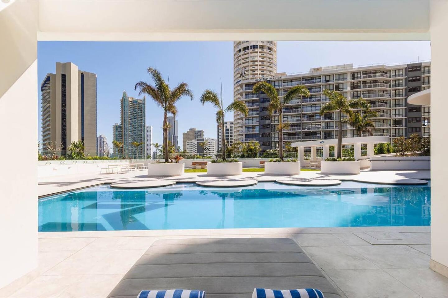 Apartment Clear Water Serenade Lv 50 Skyhome At Ocean Meriton