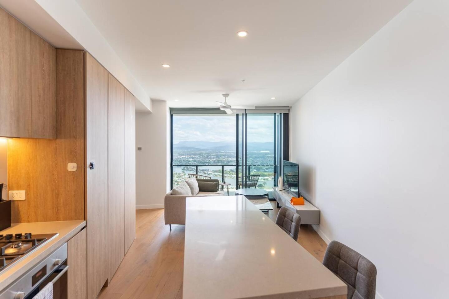 Serene Hinterland Views From The Star - One Bedroom Luxe On The Star * Gold Coast