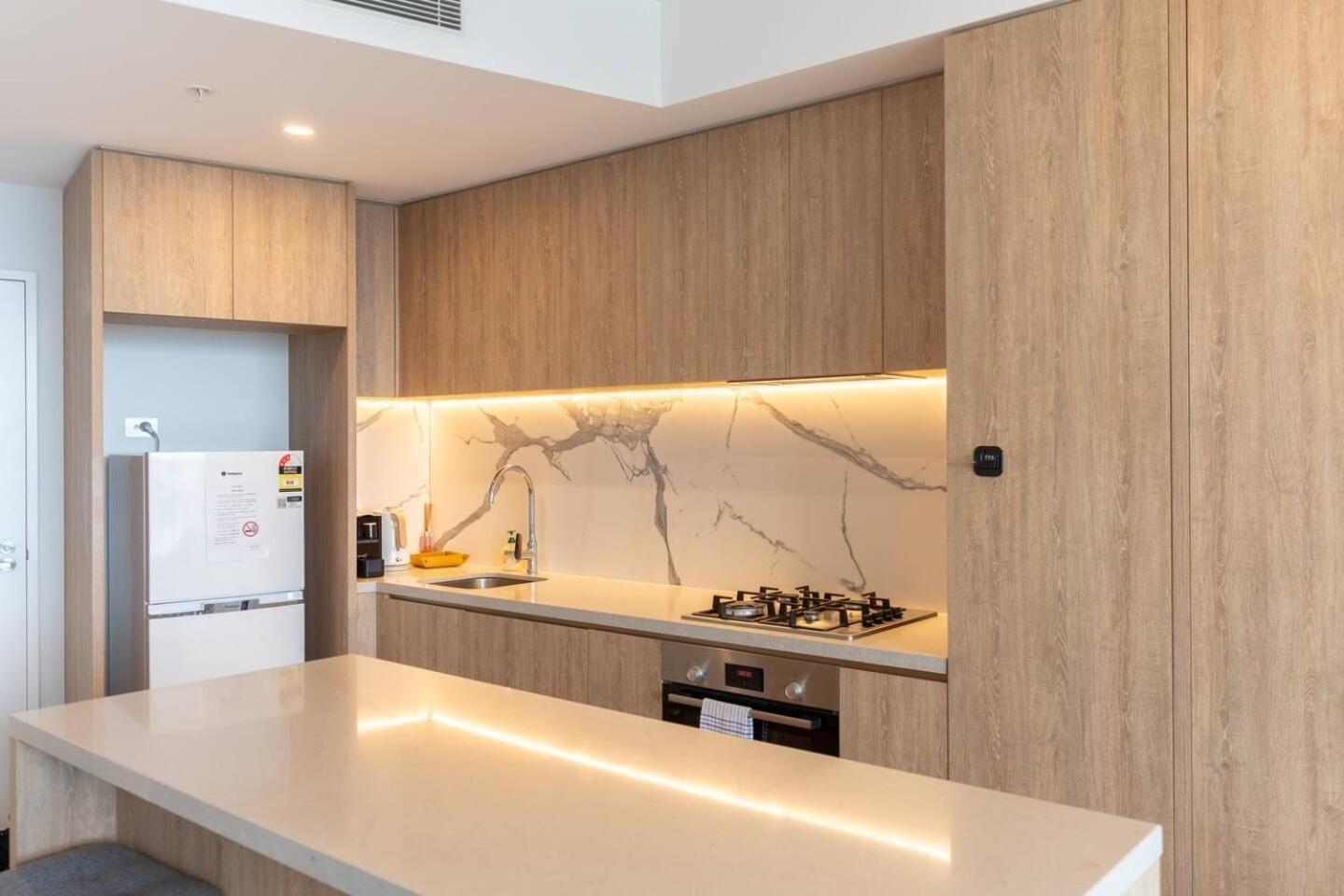 Serene Hinterland Views From The Star - One Bedroom Luxe On The Star * Gold Coast