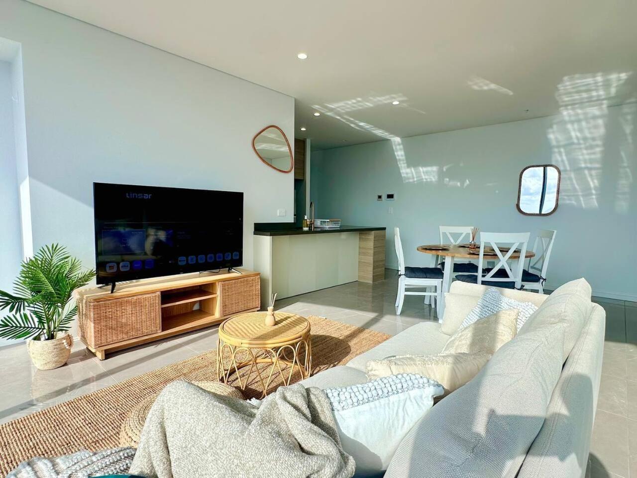 Clear Water Serenade Lv 50 Skyhome At Ocean Meriton