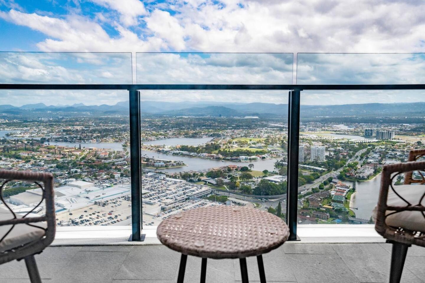 Apartment Serene Hinterland Views From The Star - One Bedroom Luxe On The Star *