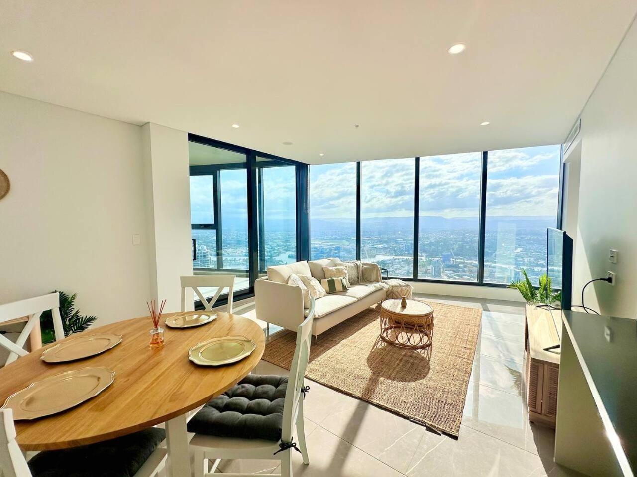Clear Water Serenade Lv 50 Skyhome At Ocean Meriton Gold Coast