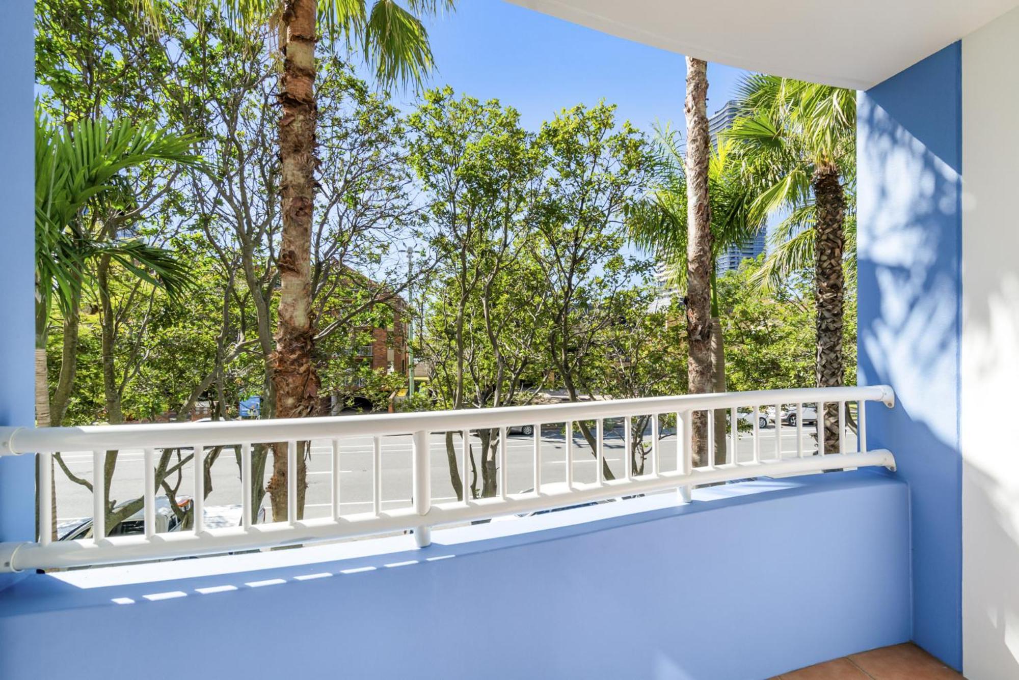 Broadbeach 1-bed With Pools, Gym & Secure Parking * Gold Coast