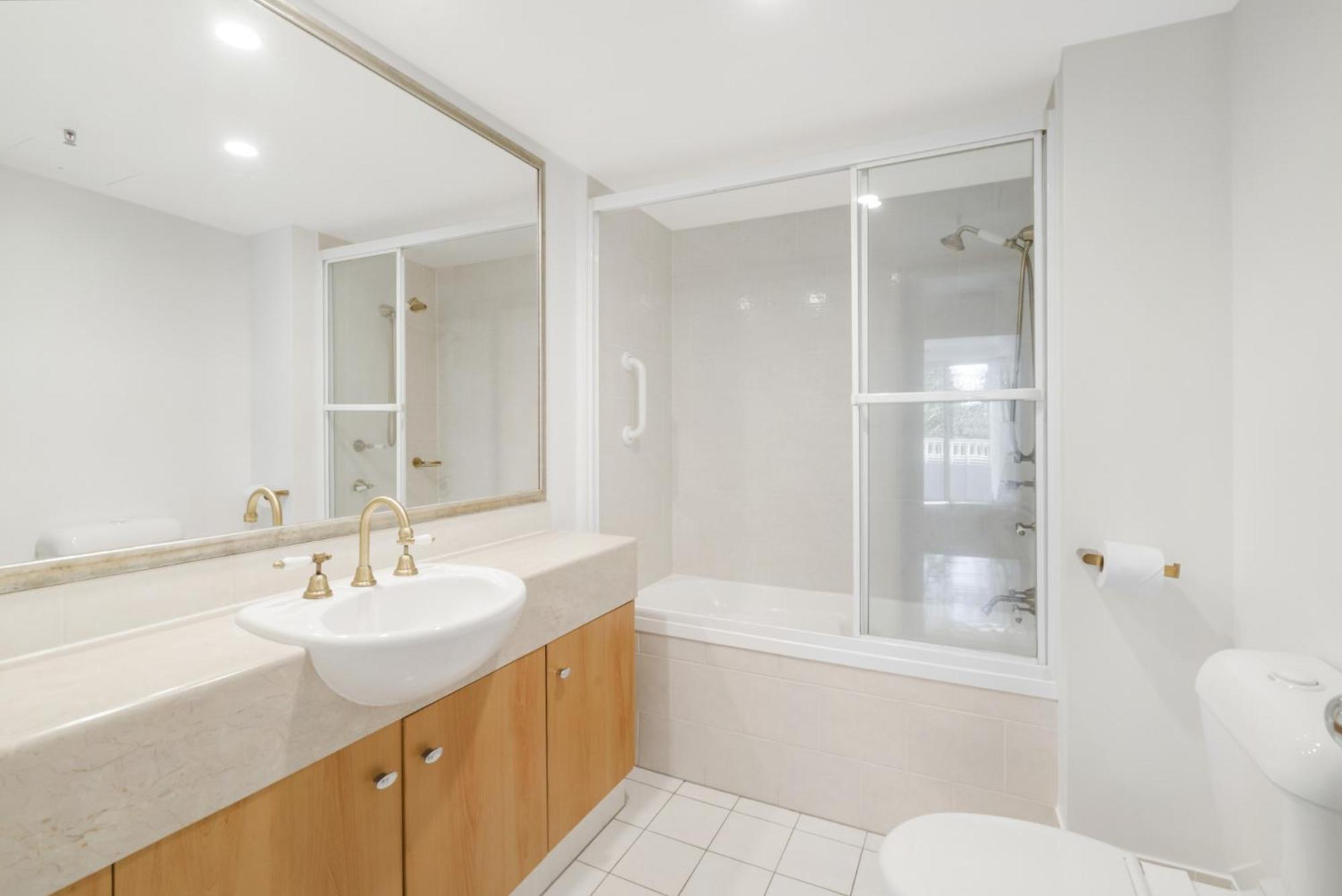 Broadbeach 1-bed With Pools, Gym & Secure Parking * Gold Coast