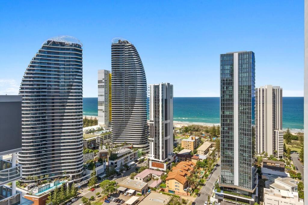 Broadbeach 2b2b Free Parking Apartment