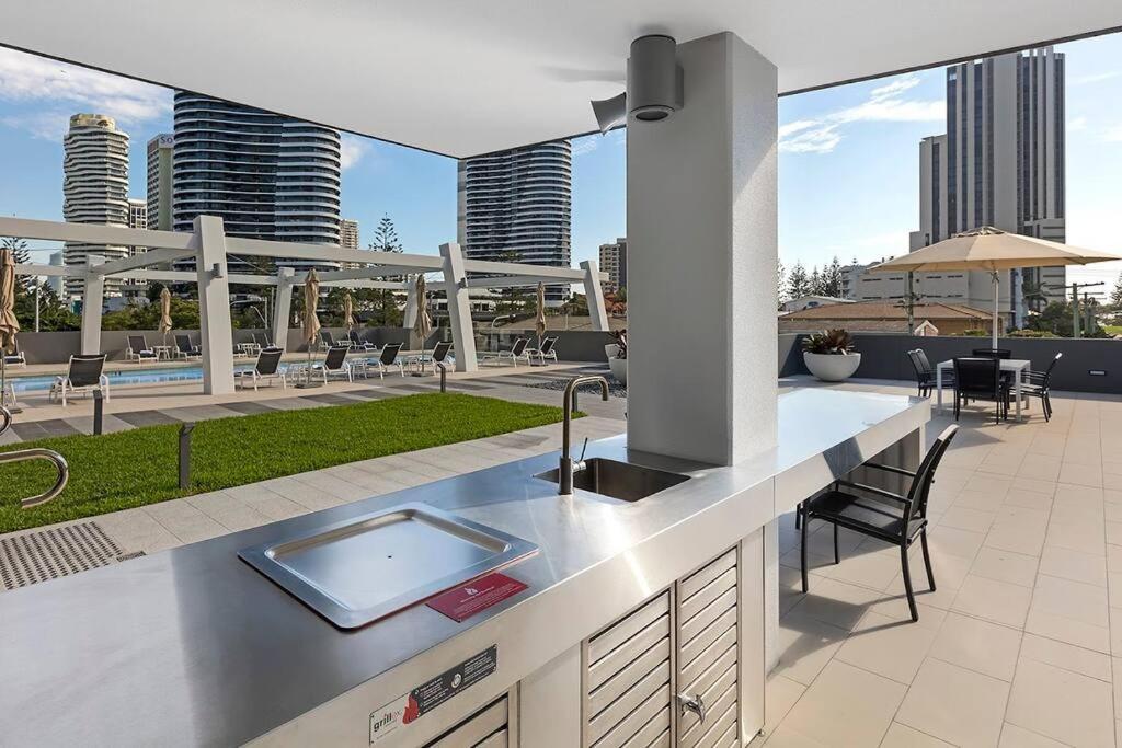 Broadbeach 2b2b Free Parking Apartment Gold Coast