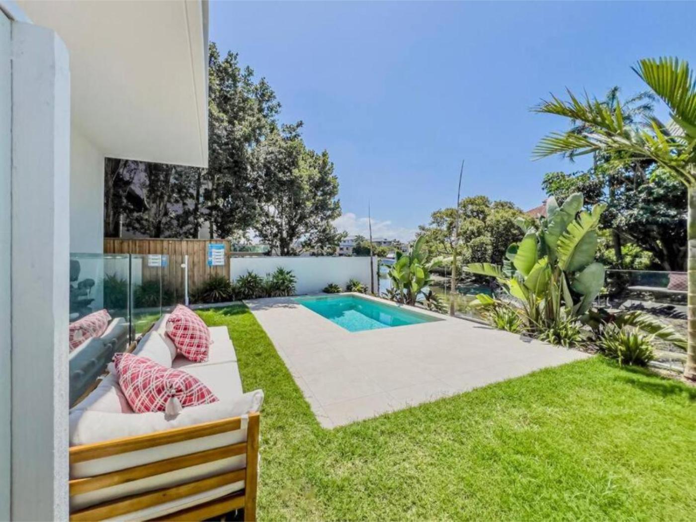 Brand New Large Luxury Gold Coast