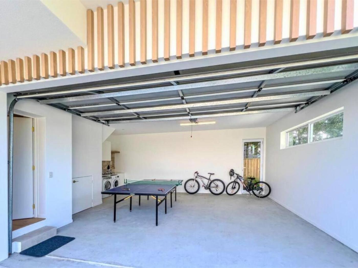 Brand New Large Luxury Apartment Gold Coast
