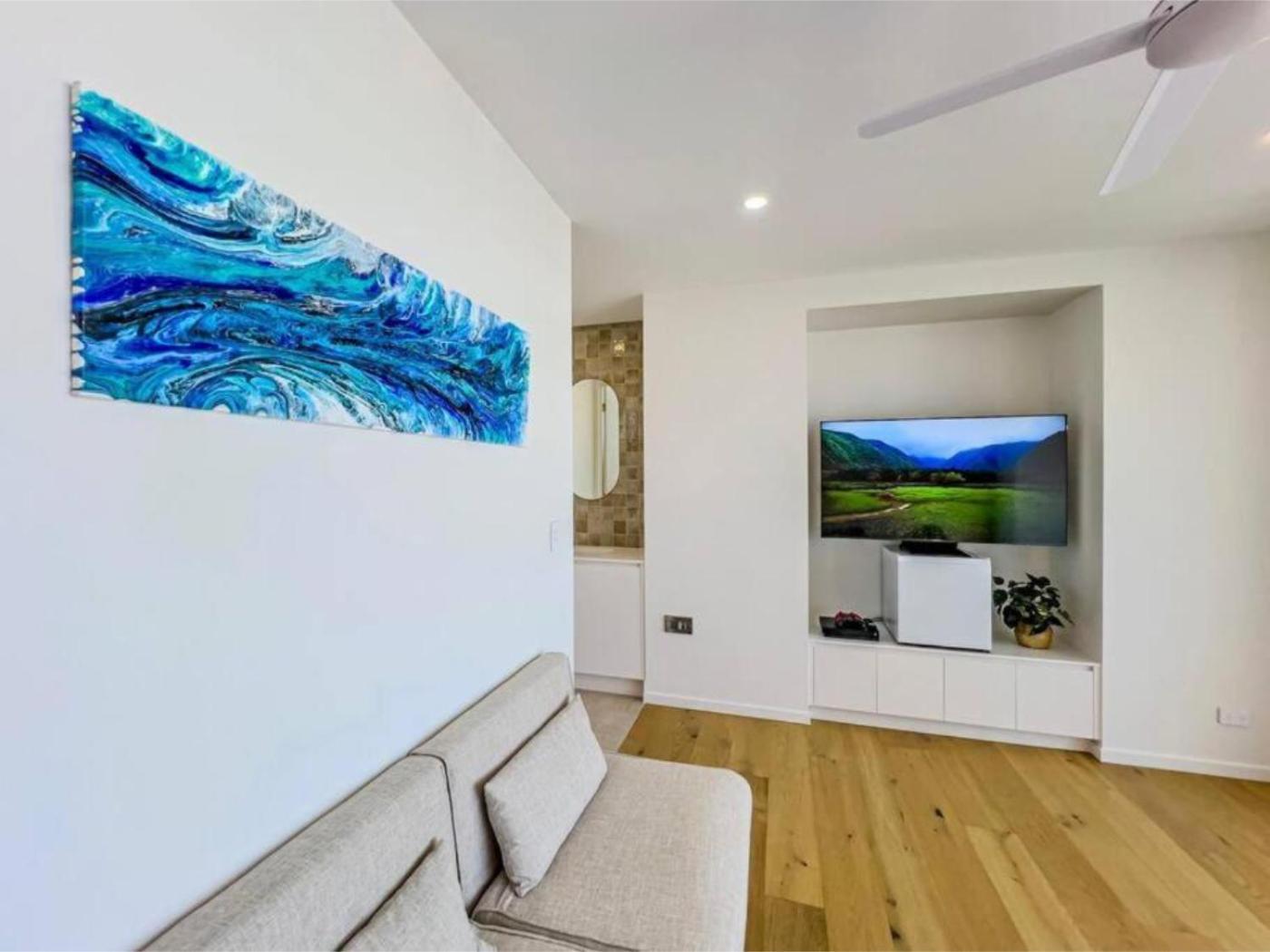 Apartment Brand New Large Luxury Gold Coast