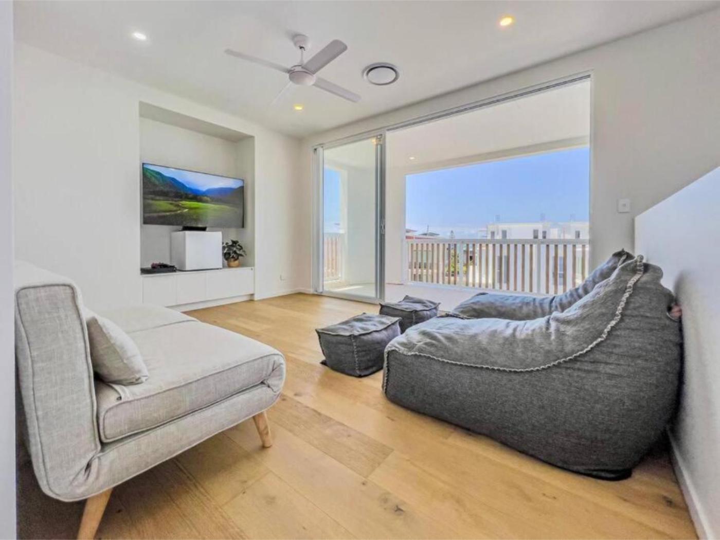 Brand New Large Luxury *