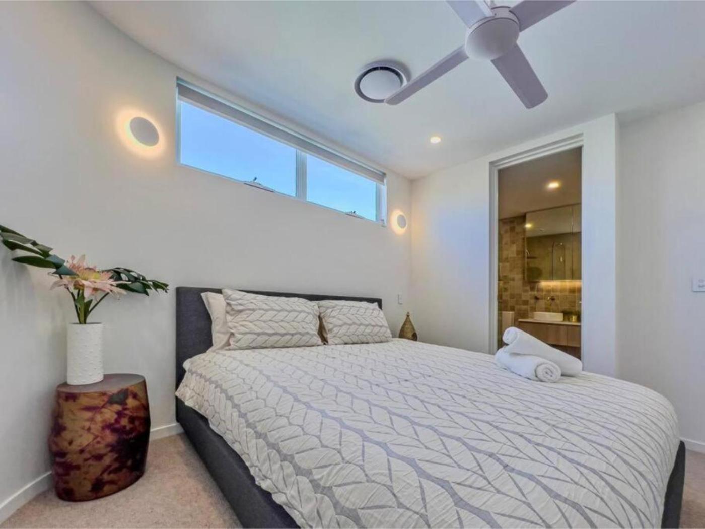 Brand New Large Luxury