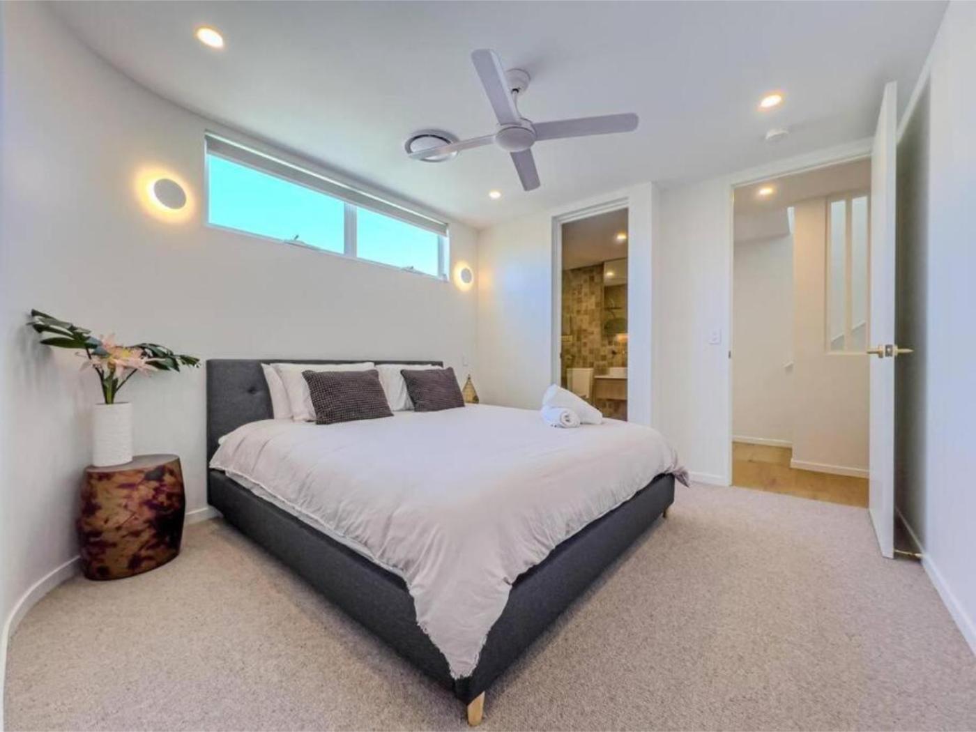 Brand New Large Luxury *