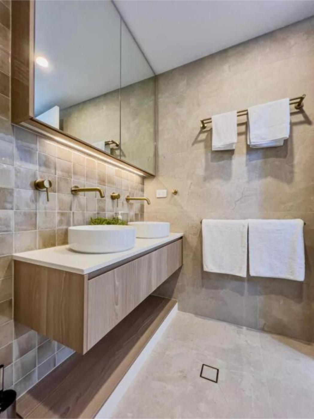 Brand New Large Luxury Apartment