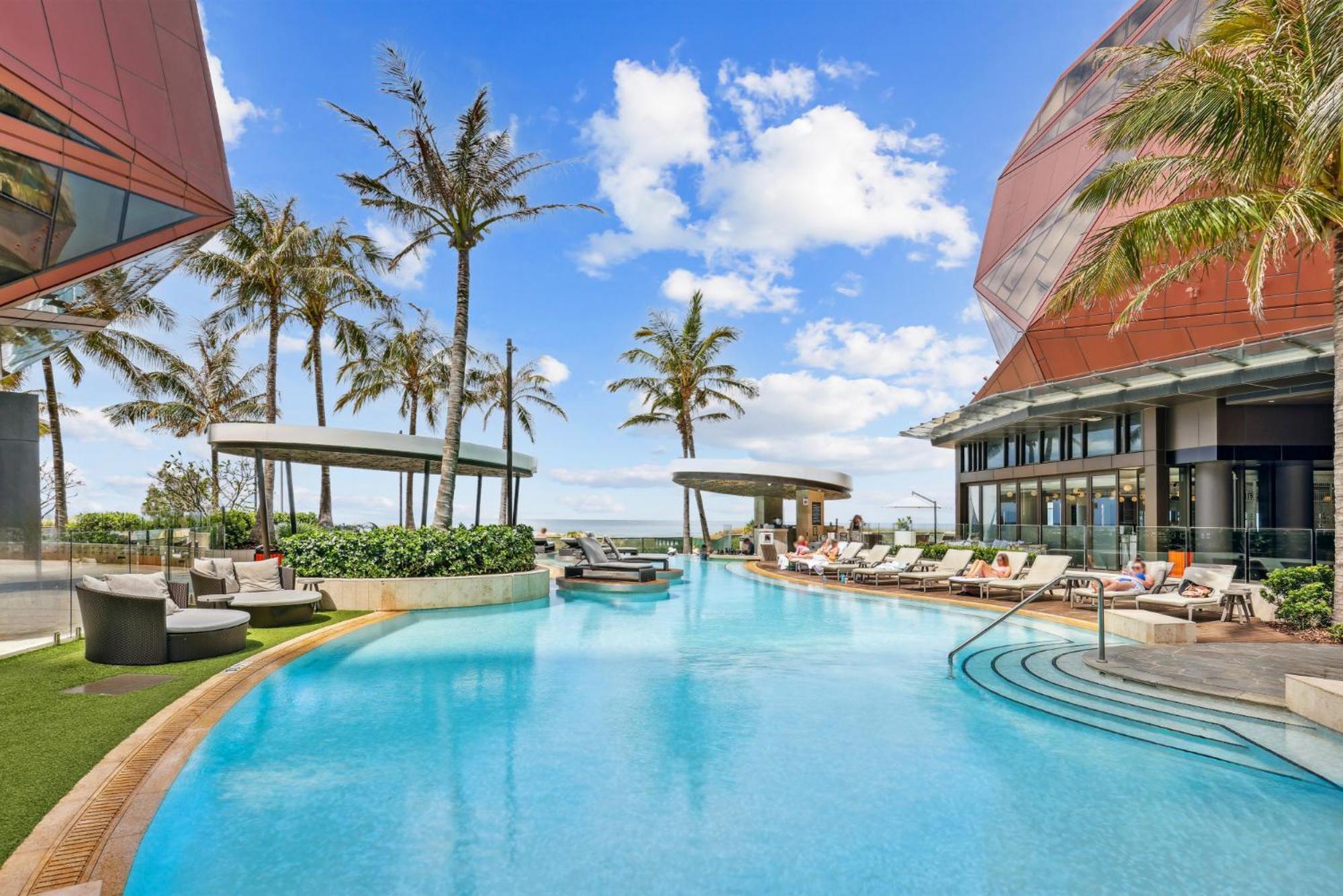 Apartment Beachside Water View 2-bed With Gym Pool & Sauna