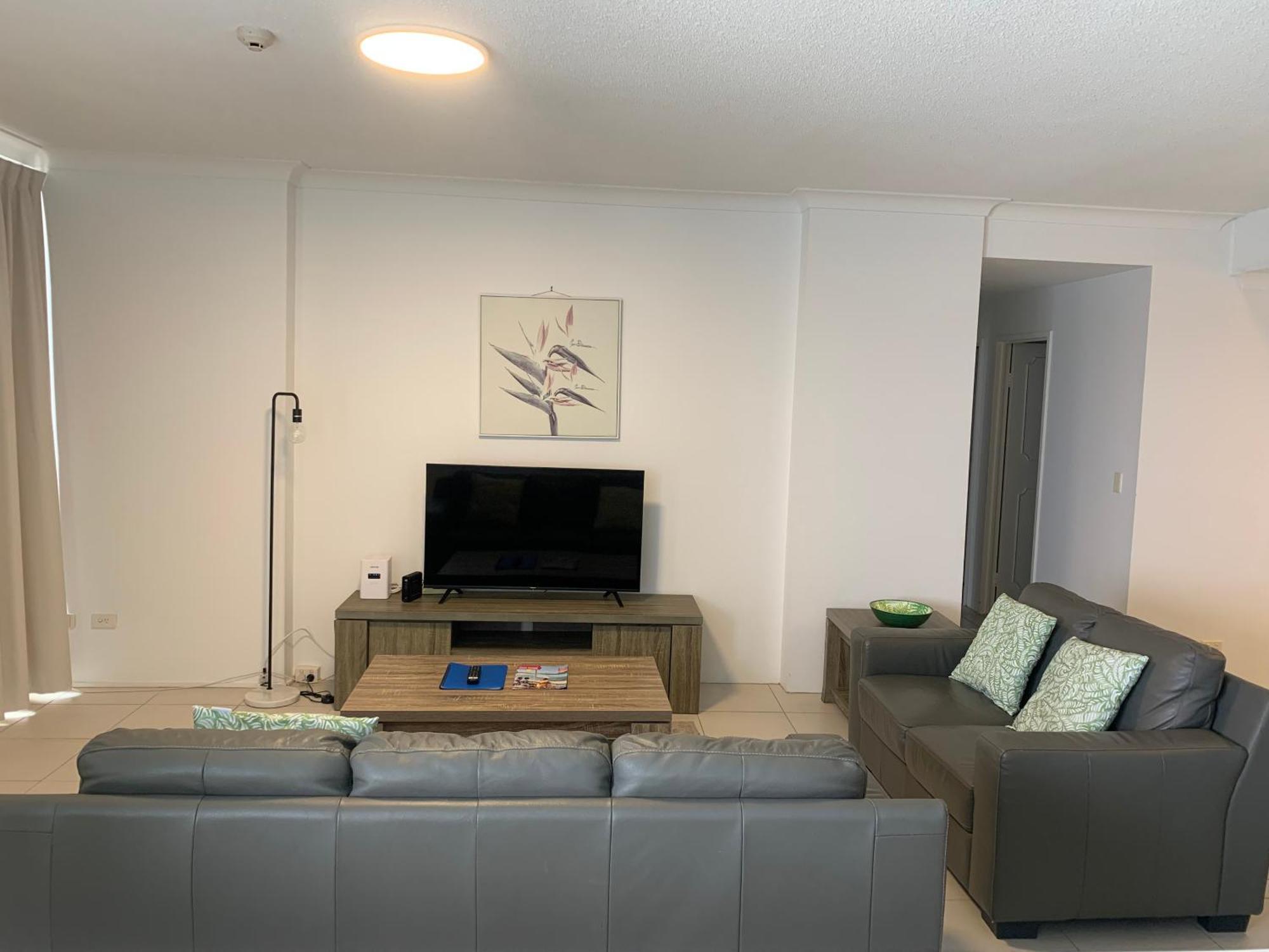La Pacifique Apartment *
