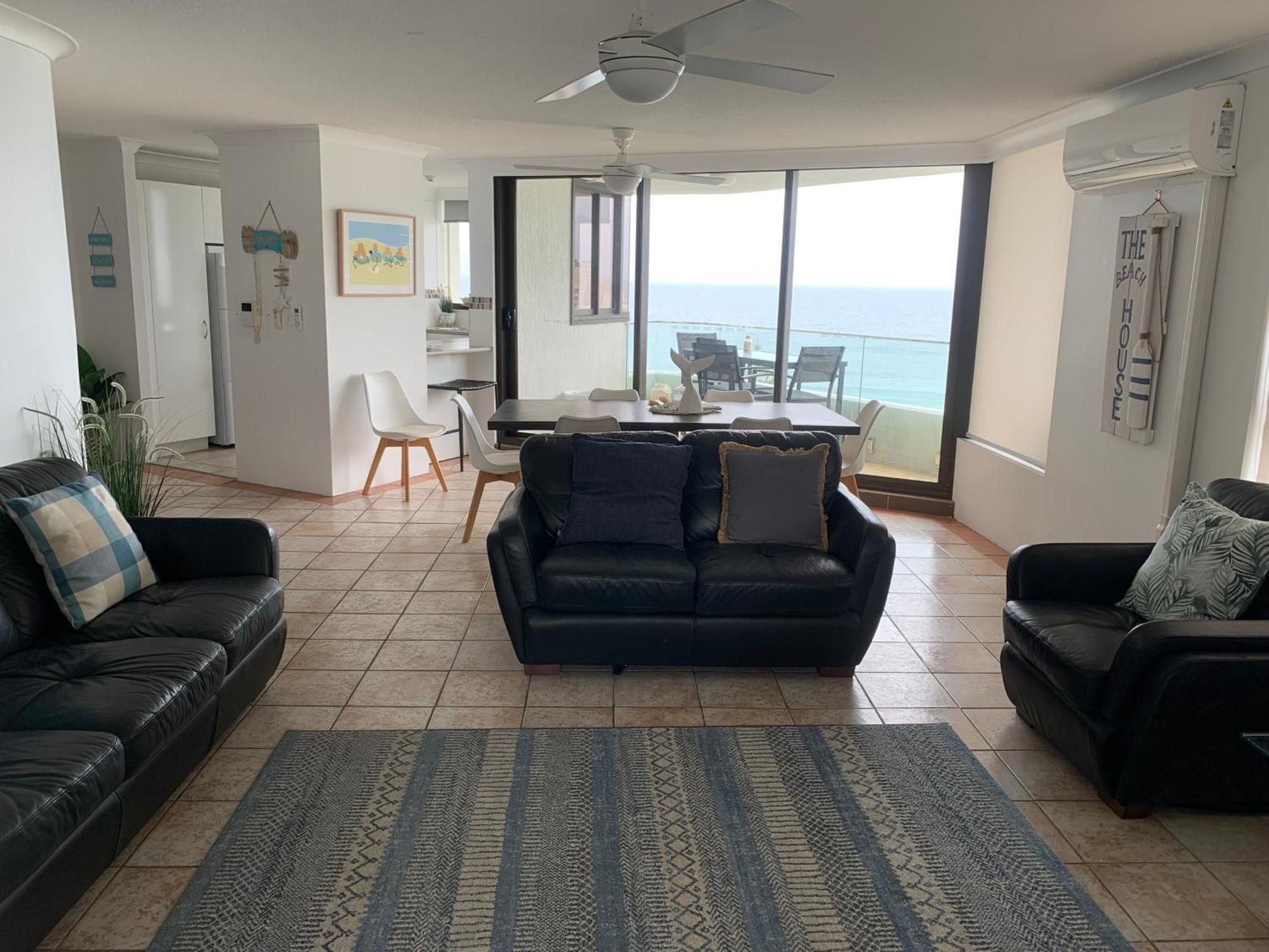 La Pacifique Apartment *