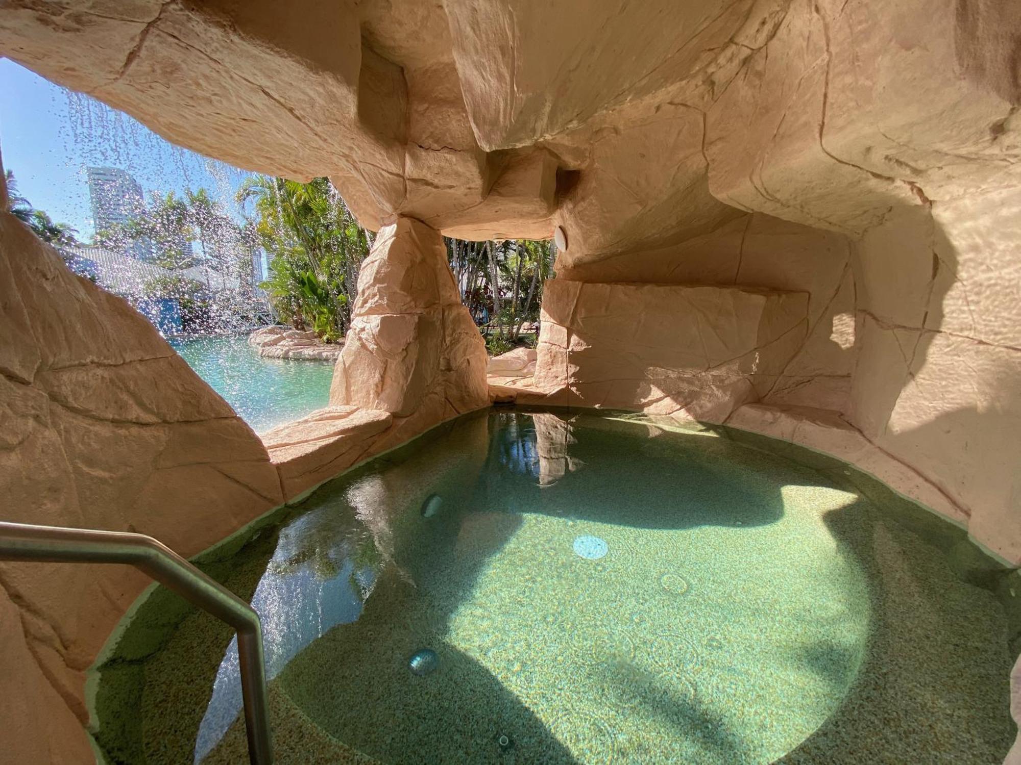 Apartment Diamond Poolside 44 Premium