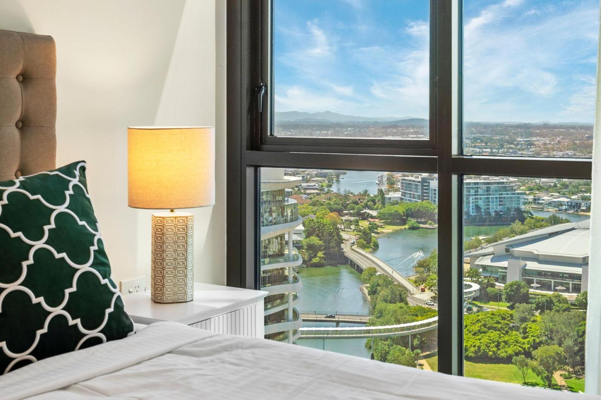 Broadbeach 2b2b Free Parking Apartment *