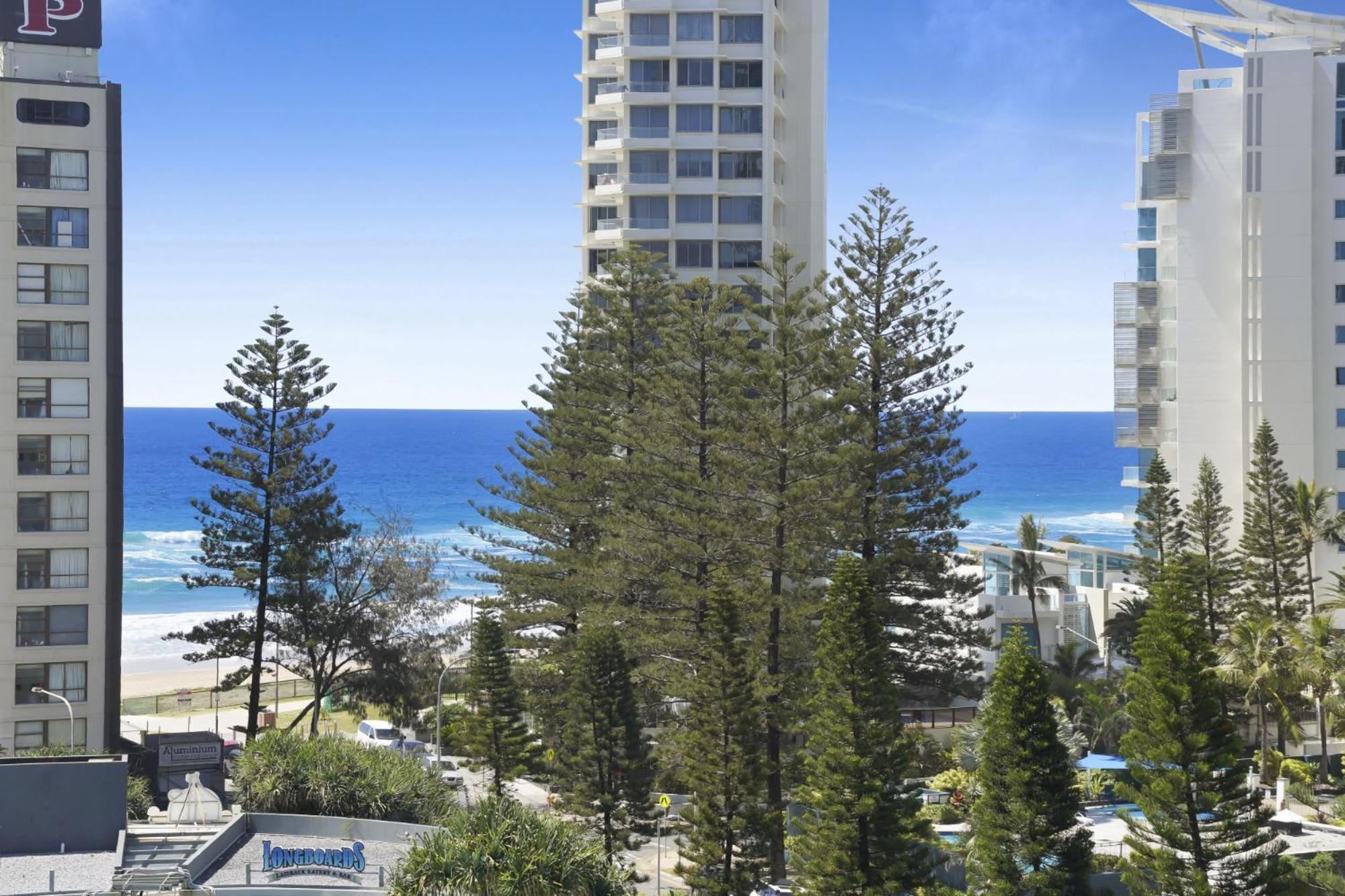 Scenic 2-bed With Pool, Gym & Secure Parking Apartment