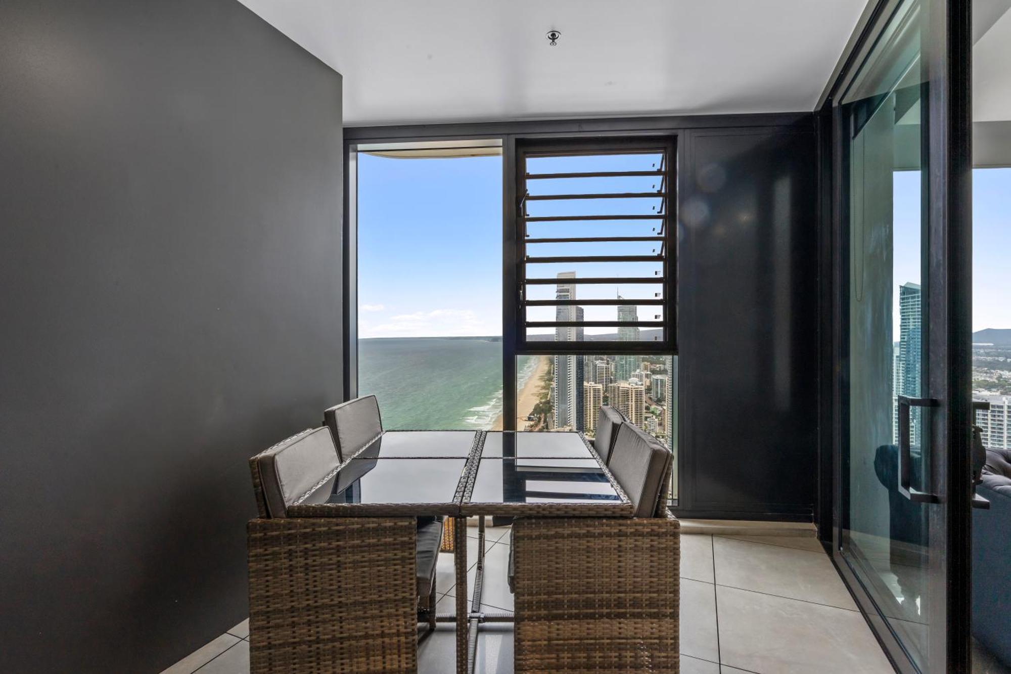 Apartment Surfers Paradise New Beachfront *