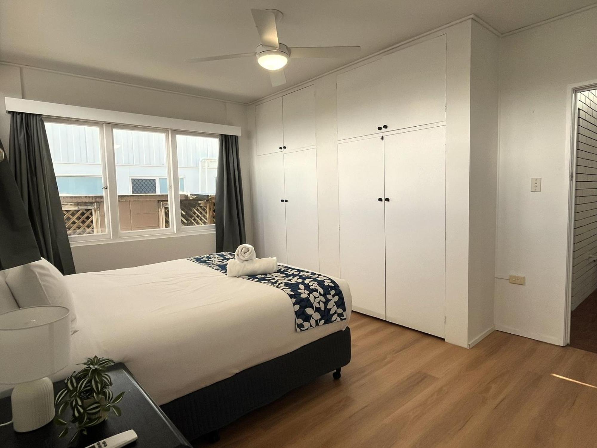 Browns Broadbeach Motel