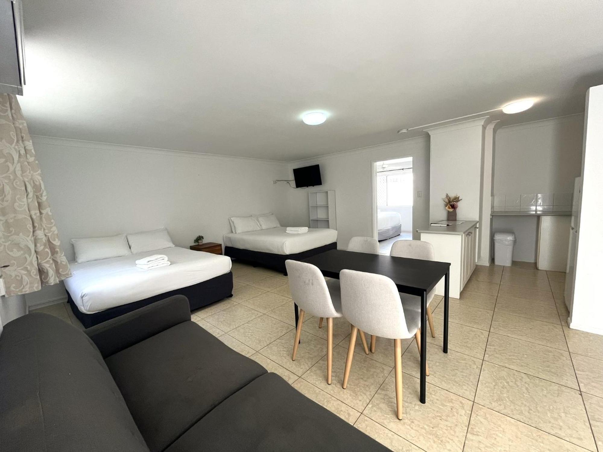 Motel Browns Broadbeach Gold Coast