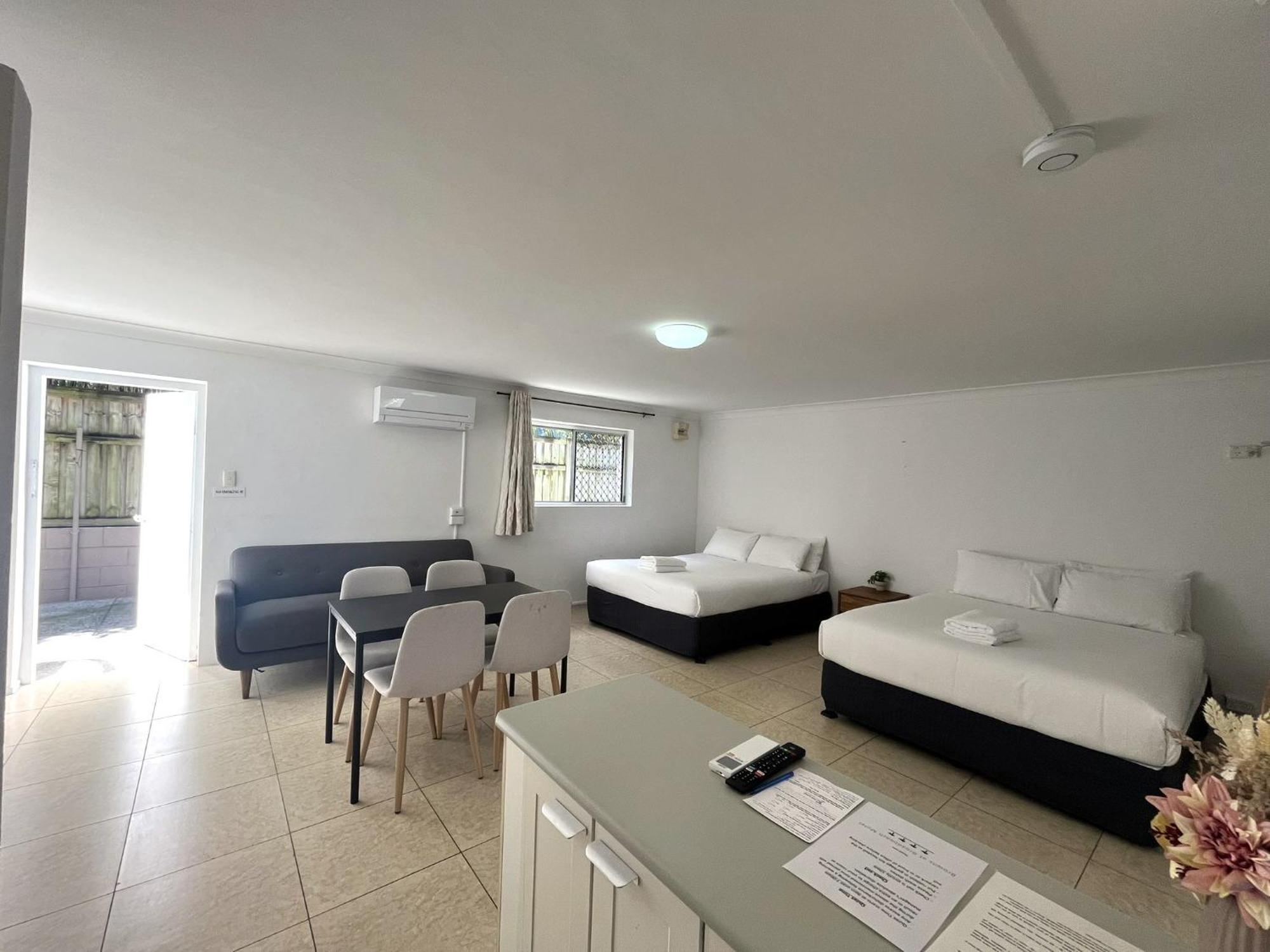 Browns Broadbeach Motel Gold Coast