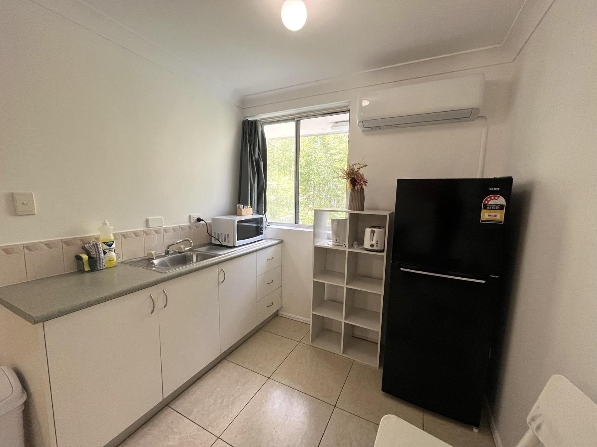 Browns Broadbeach Motel 3*