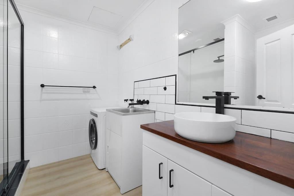 Surfers Paradise 3 Bed *