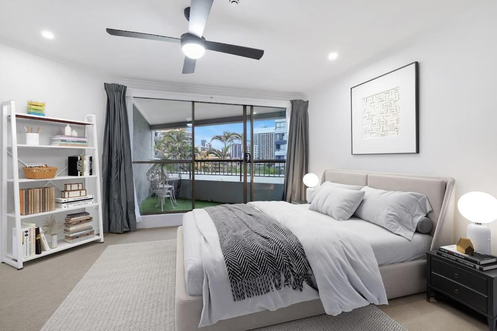 Surfers Paradise 3 Bed Apartment