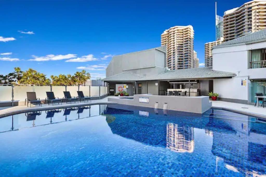 Surfers Paradise 3 Bed