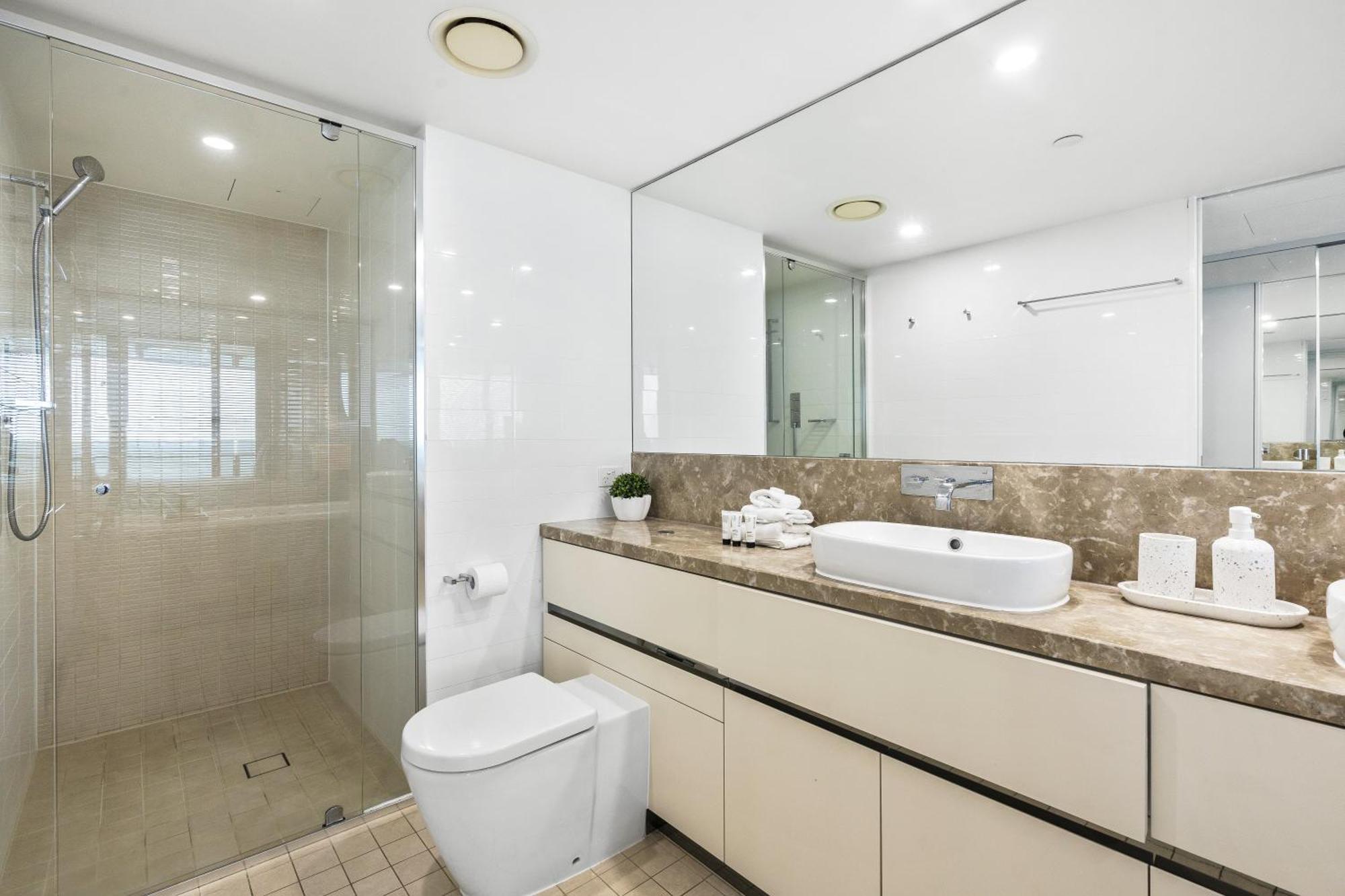 Soul - 3 Bedroom Sky View Unit - Q *