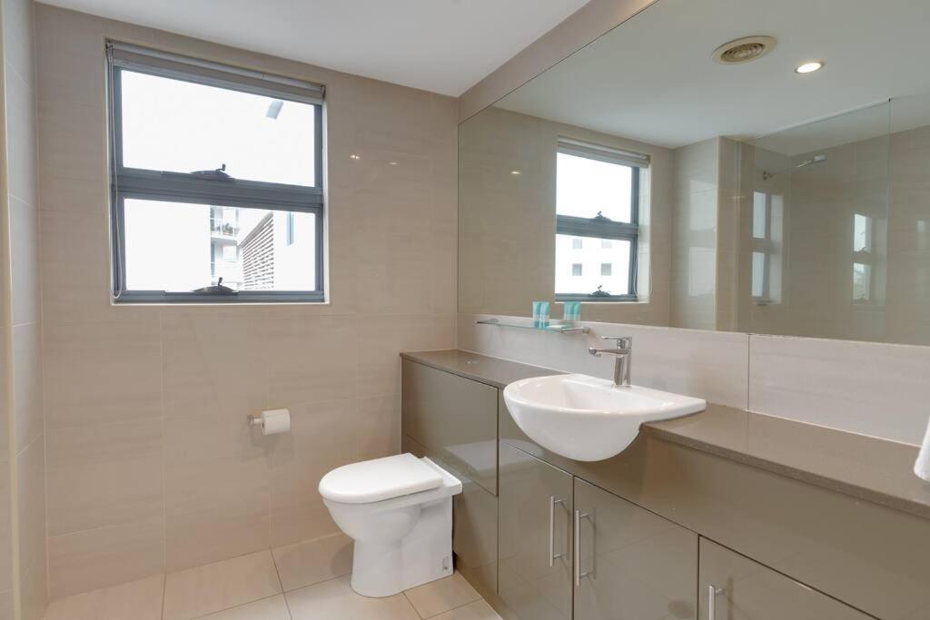 Private Rooftop Beachside 3-bed With Pool *